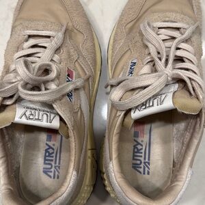 Women’s Autry Beige Sneakers